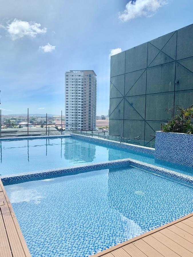 Hola! Condotel @ Inspiria Davao Exterior foto